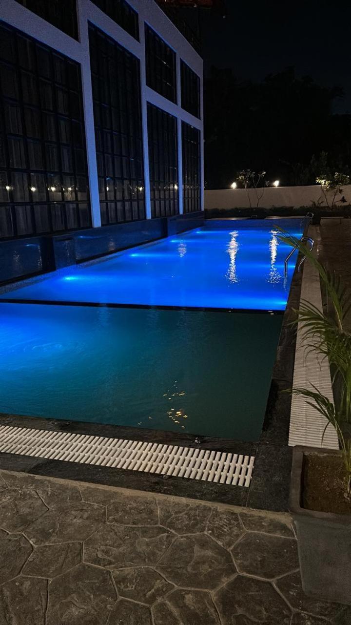 Krown Palace Resort Silvassa Exterior foto